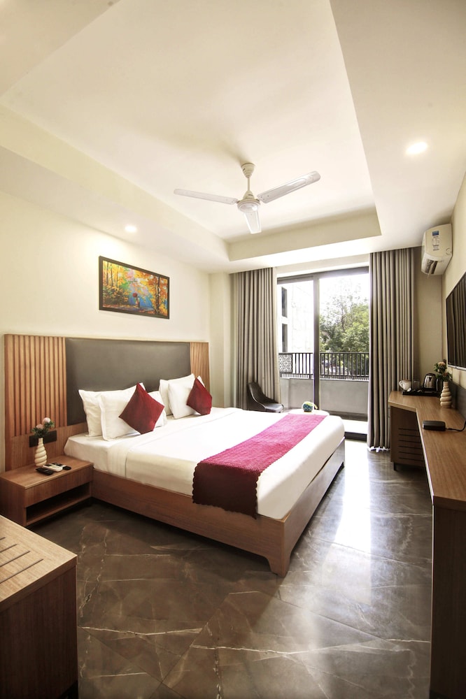Saltstayz Premier - Cyber Hub 16/50