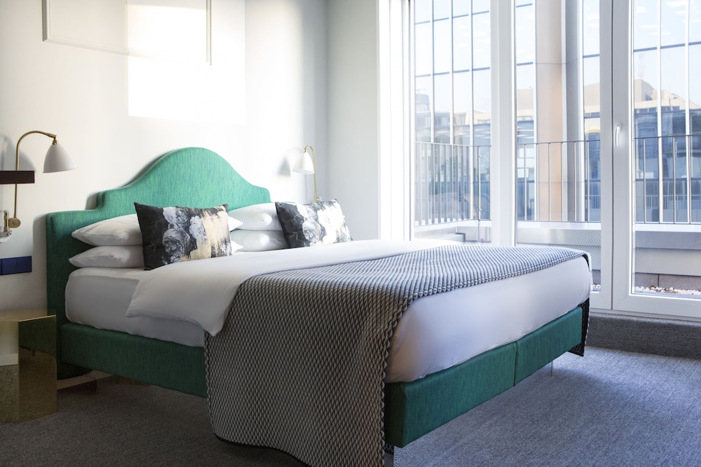 CITY, KING BED, BALCONY