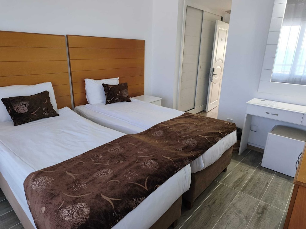ADA BEACH HOTEL 8/50