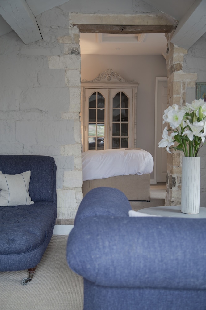 The Lion Inn 34/50