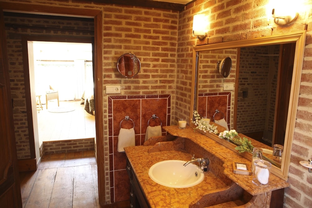 Carmelites Guest House 17/23