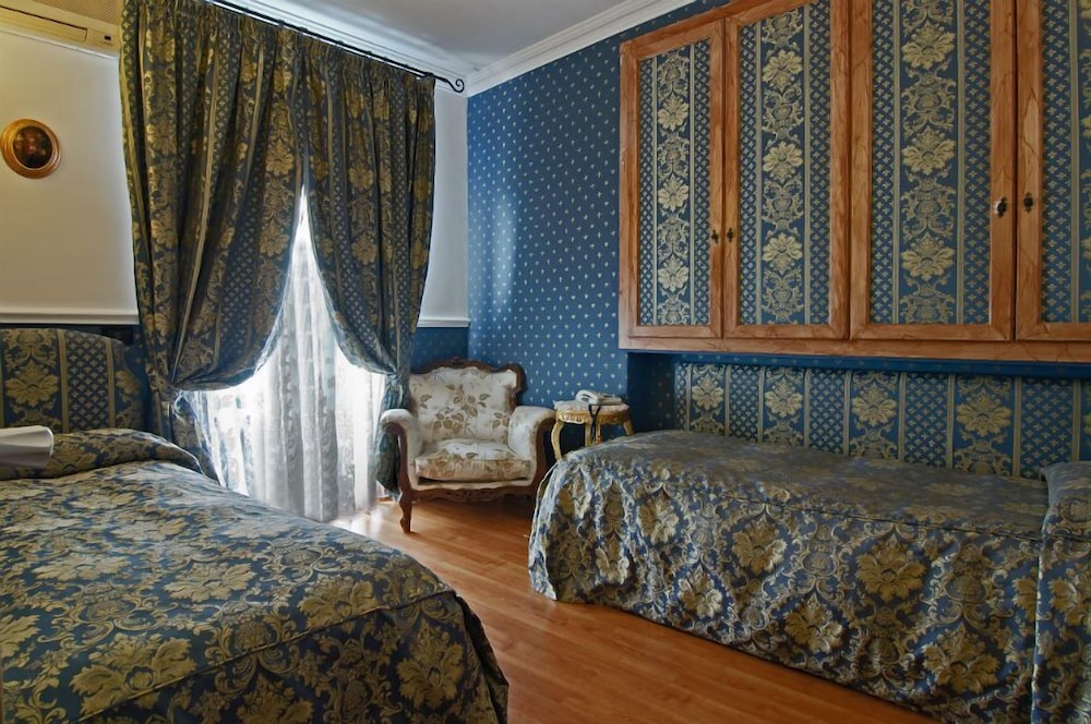 Residenza Antica Roma Hotel 12/25