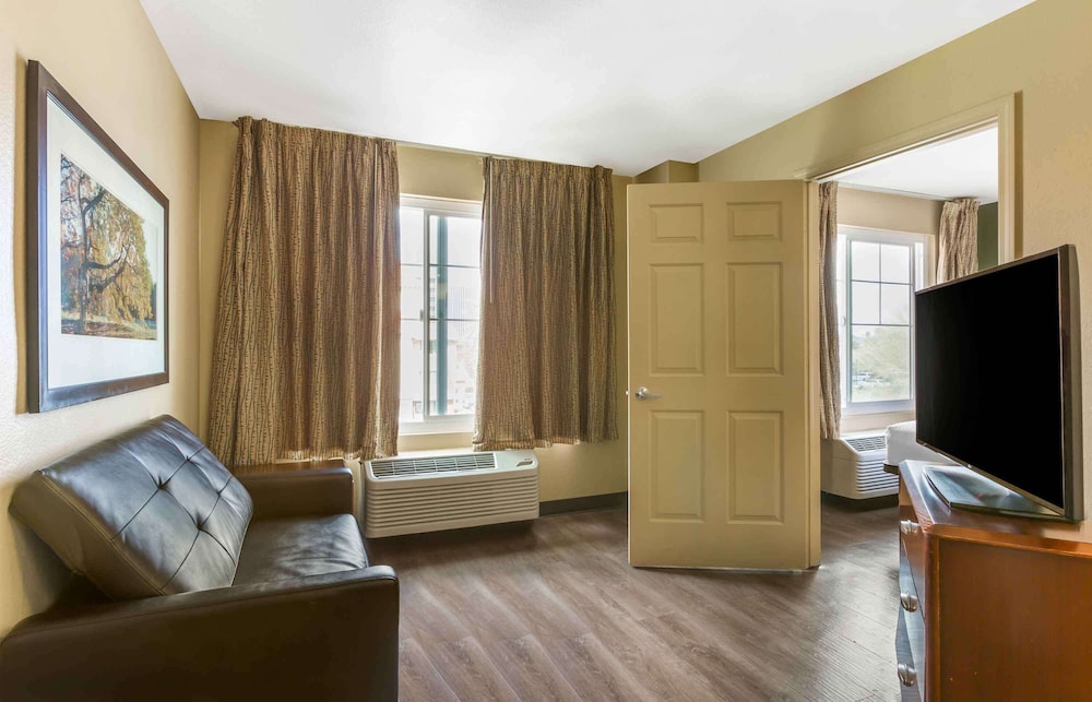 Extended Stay America Suites Phoenix Midtown 26/50