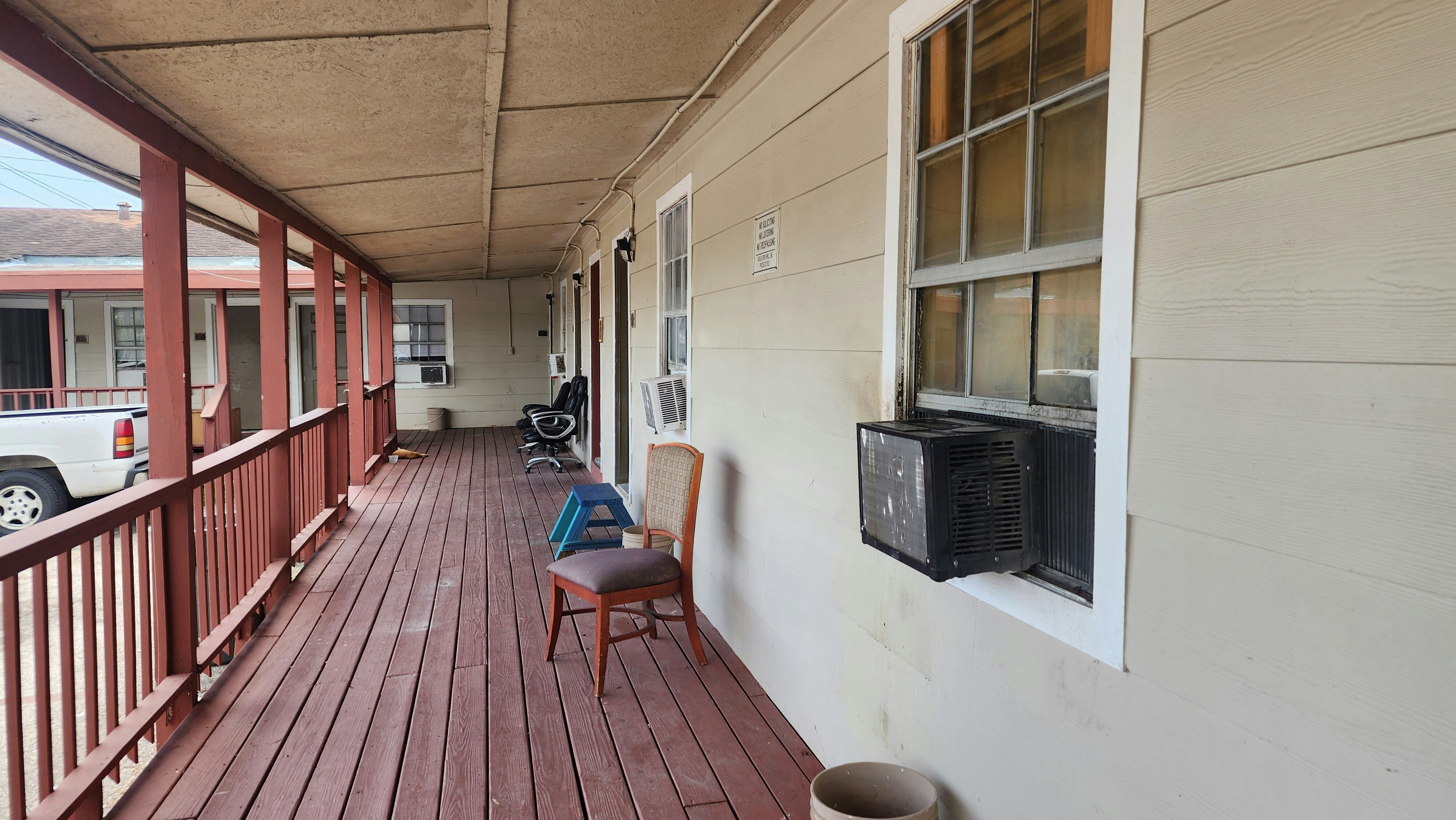 OYO Bay Inn 15/30