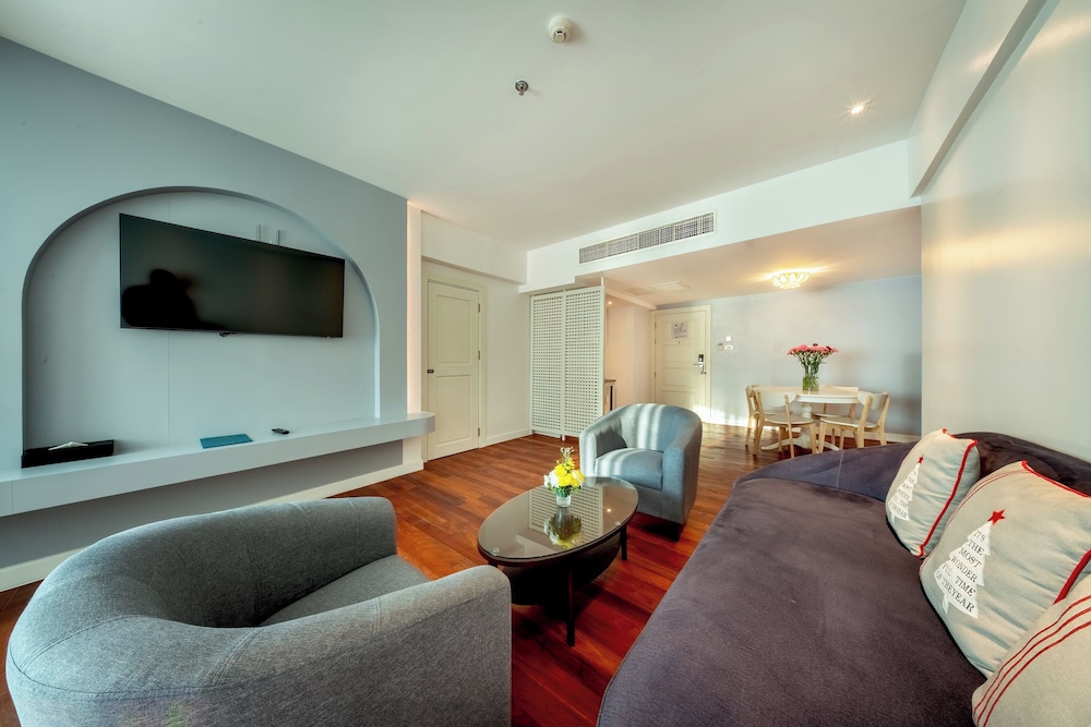Jomtien Palm Beach Hotel and Resort 26/49