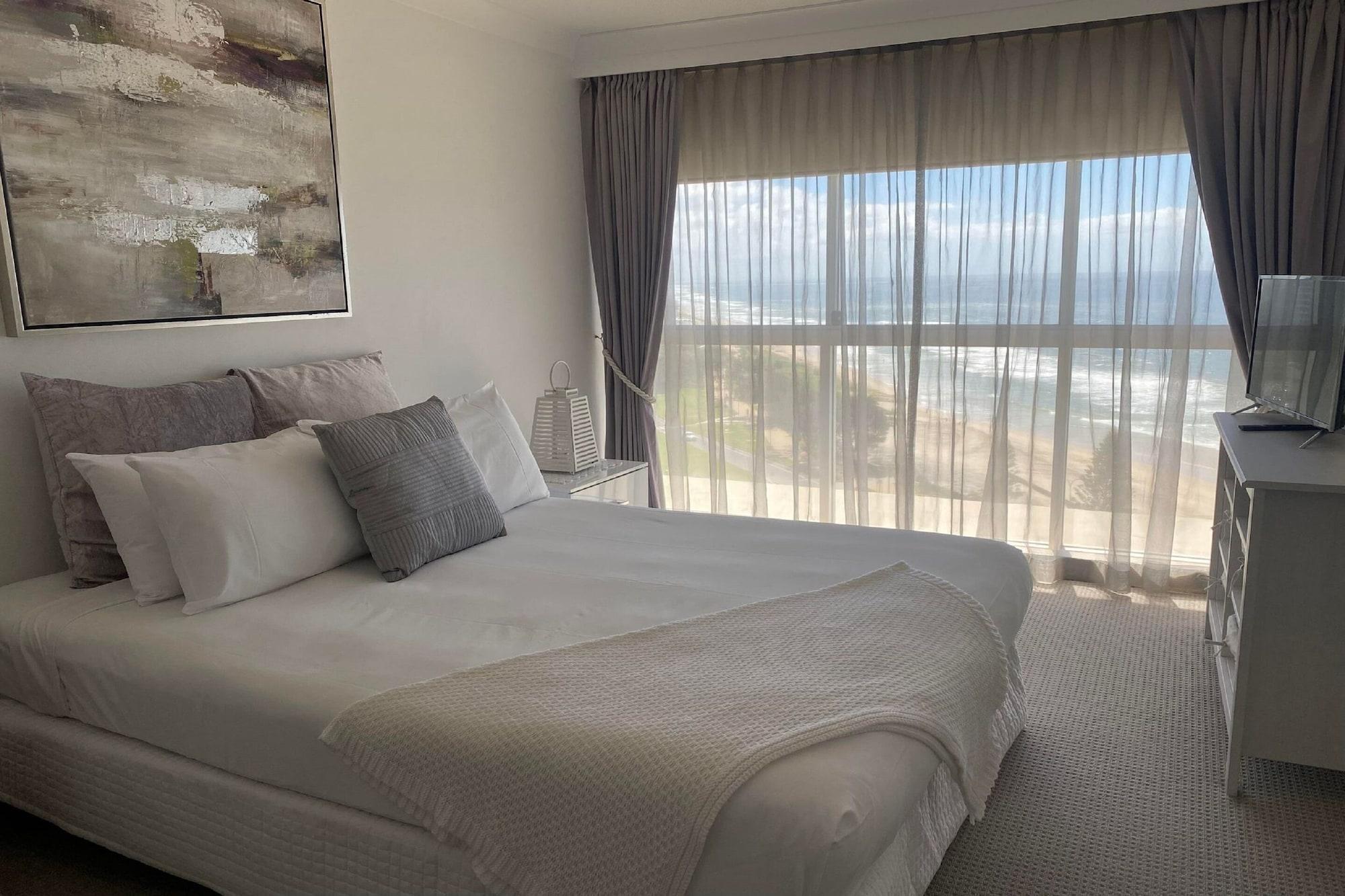 2 Bedrooms, Apartment, Beach Front