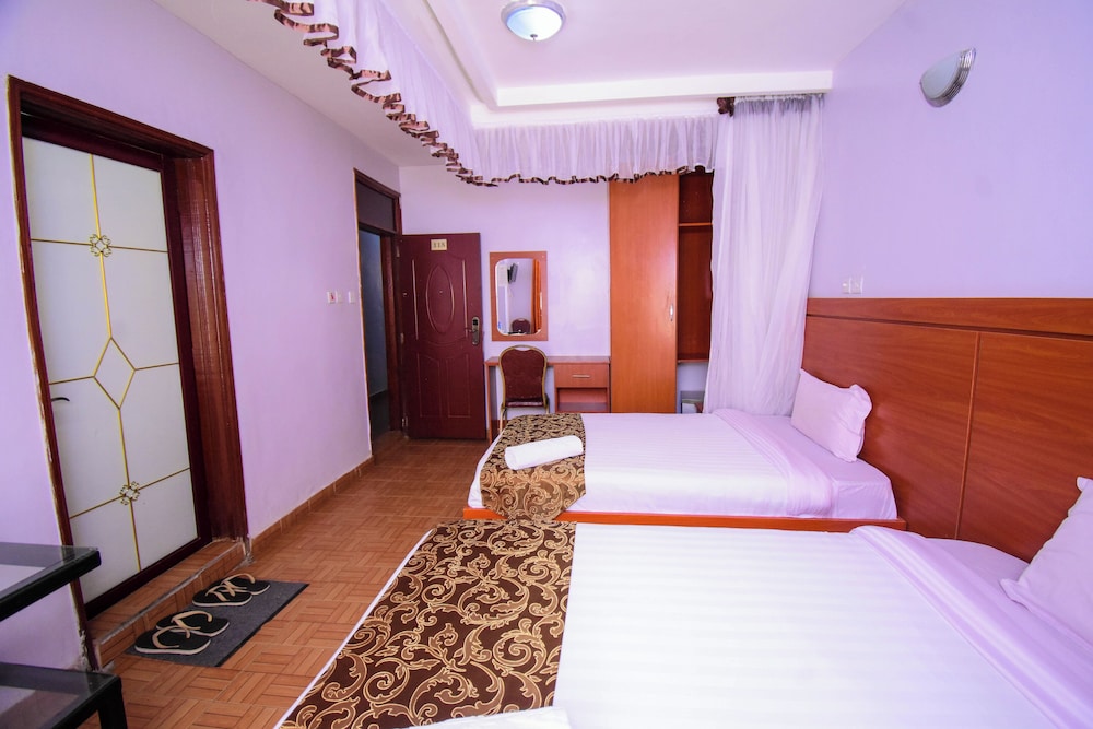 DELUXE, TWIN BEDS