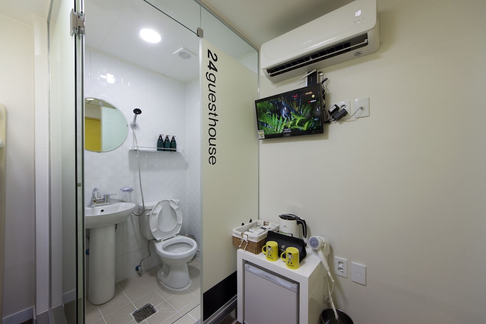 24 Guesthouse Myeongdong Town 52/55