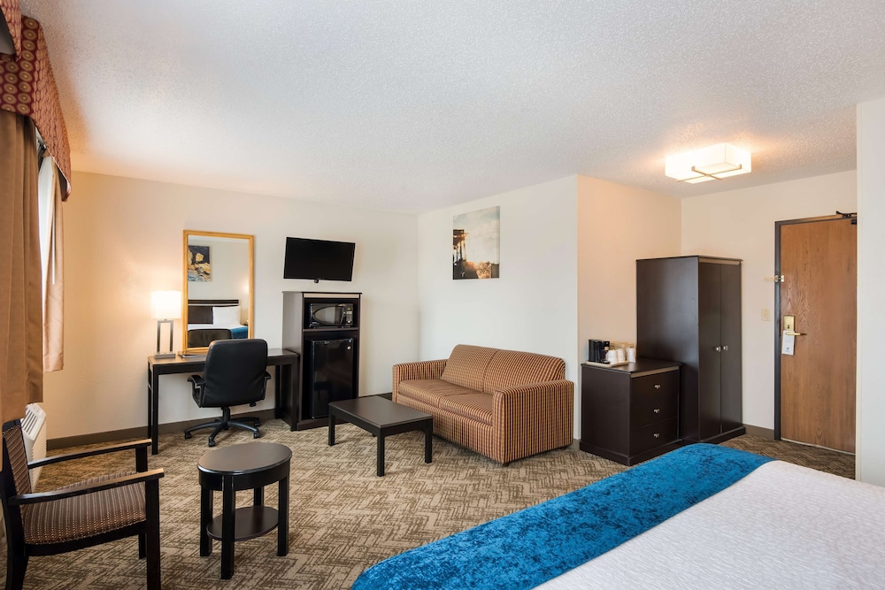 Best Western Mt Pleasant Inn 25/34