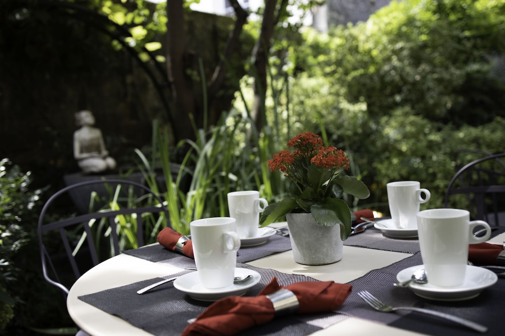 Regents Garden Hotel 28/50