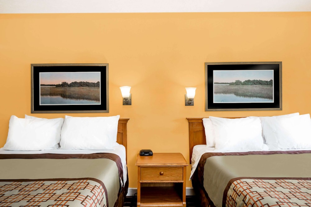 Days Inn By Wyndham Little River 3/14