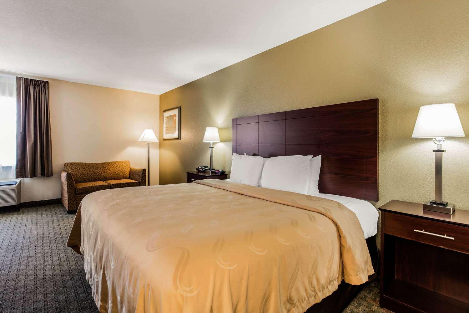 Quality Inn Batesville 17/40