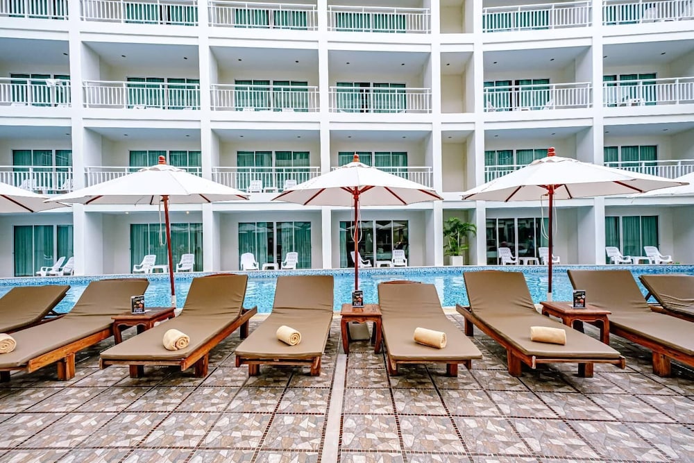Chanalai Hillside Resort 66/74