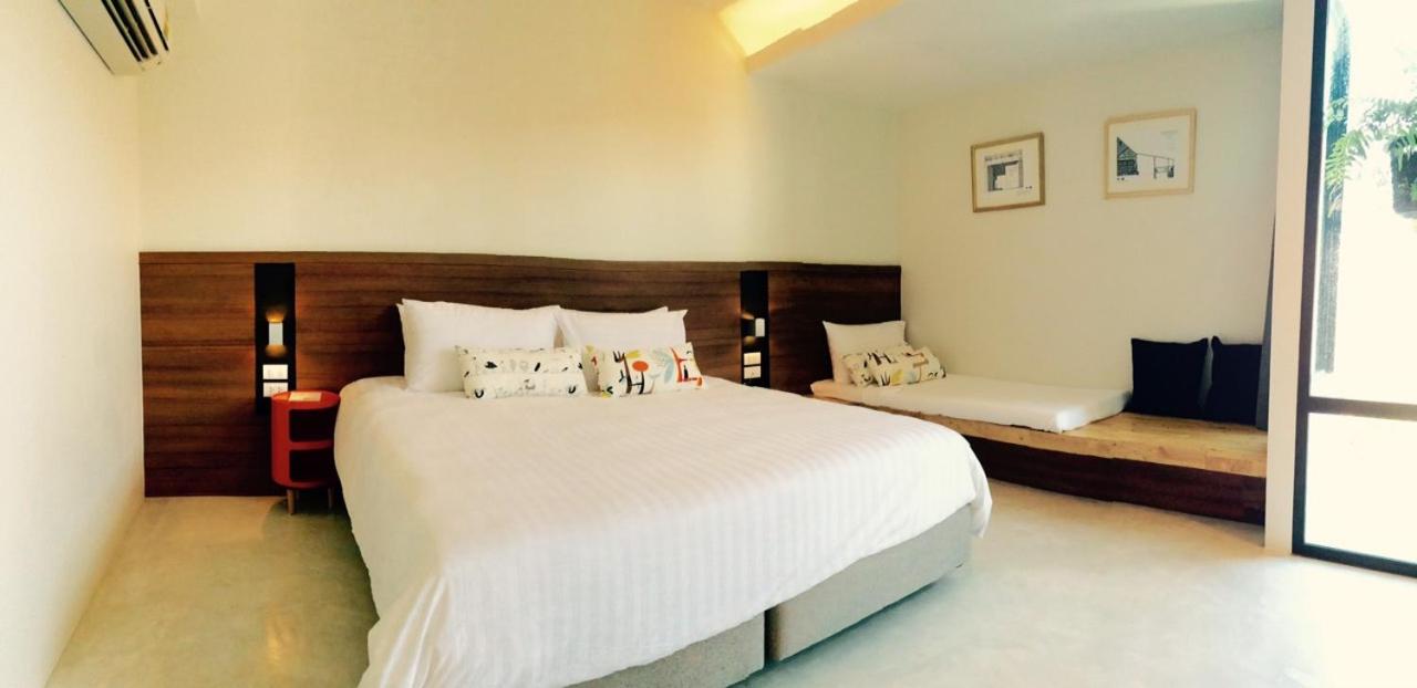 Deluxe, King Bed