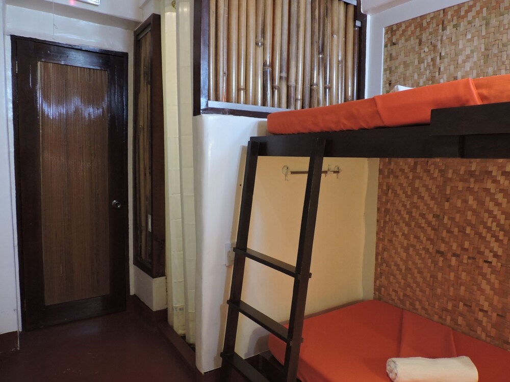 Orange Mangrove Pension House by SMS Hospitality 11/60