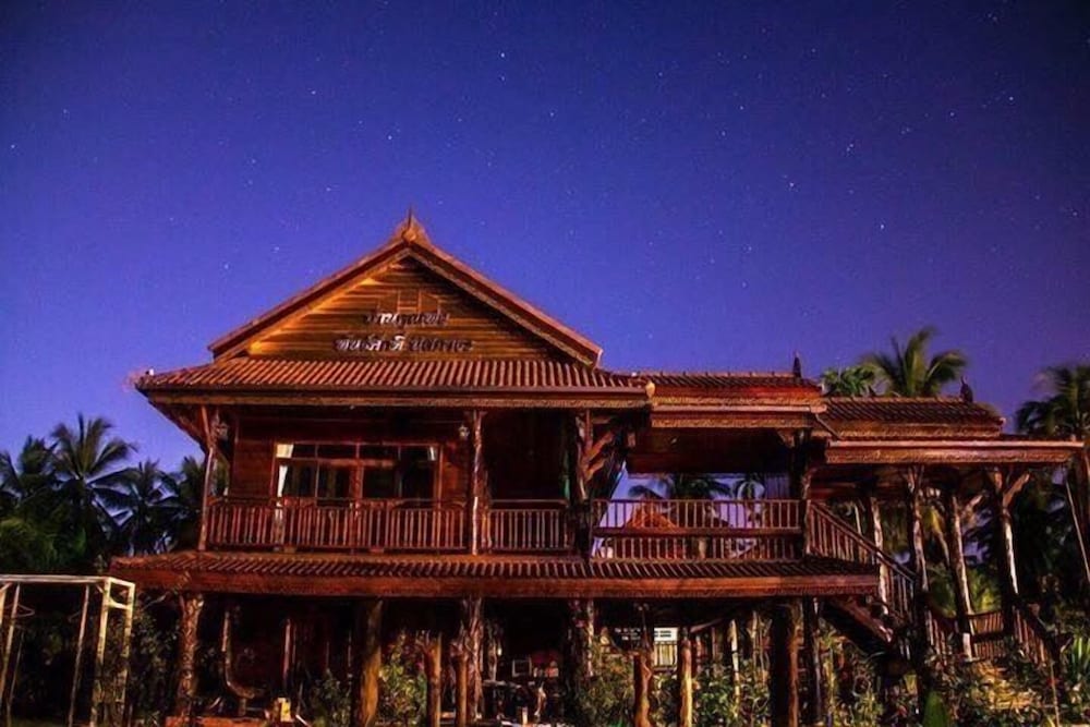 Ruean Thai Nai Bang By Pansak Resort 2/66