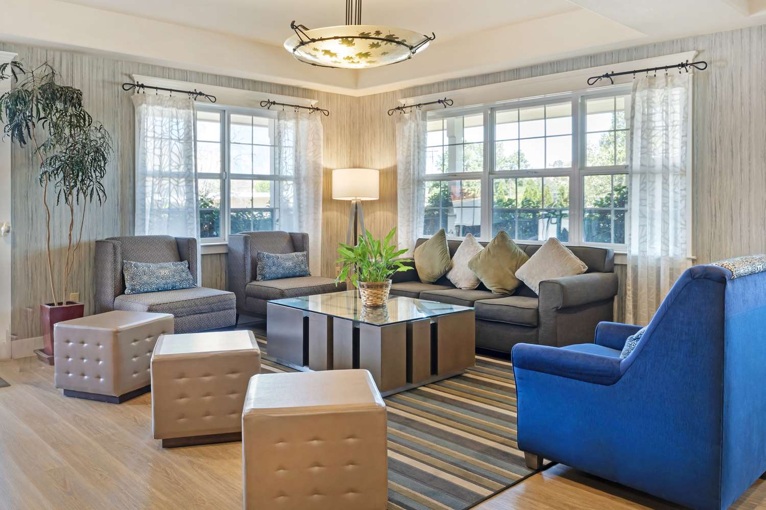 Best Western Cedar Inn & Suites 25/36