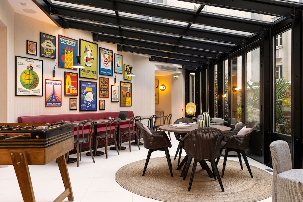 Hotel Moderniste 42/47