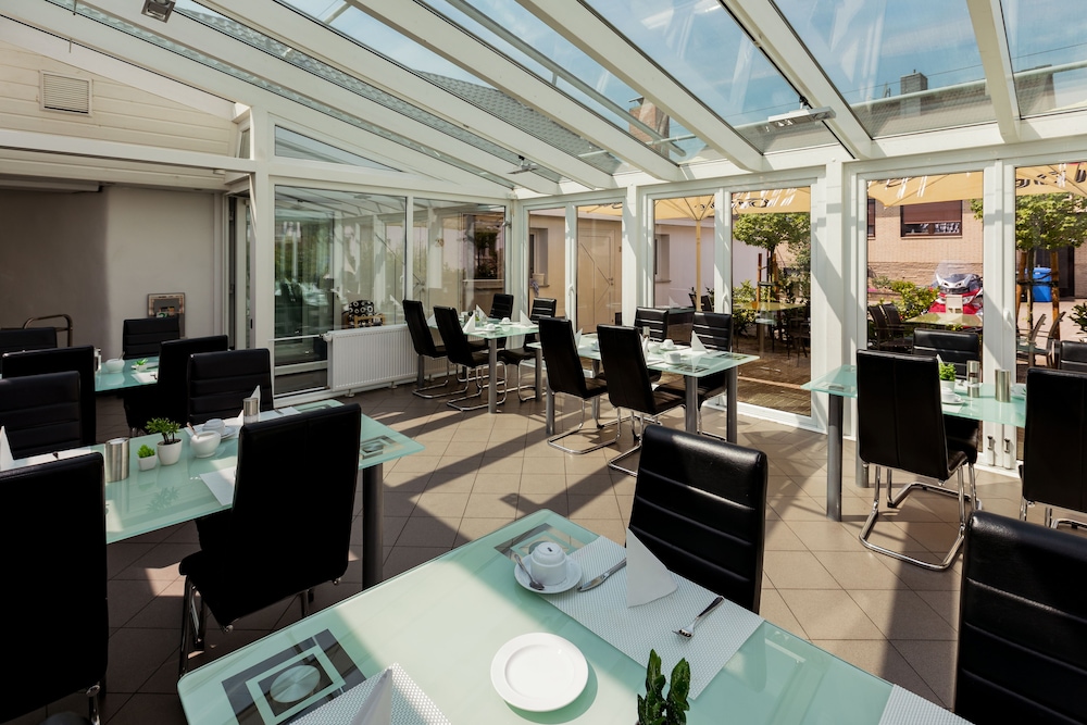 Hotel am Rosenplatz 33/51
