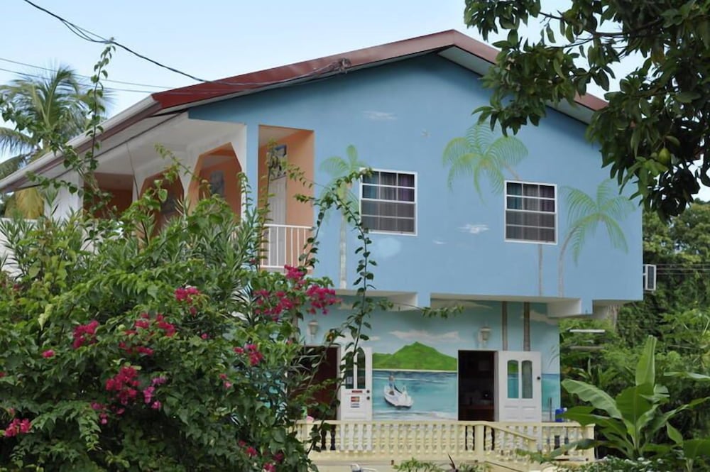 Fish Tobago Guesthouse 2/69