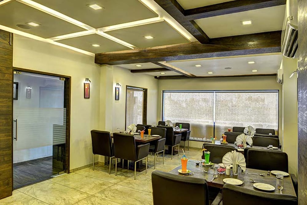 Hotel Aaram Orchard 32/47