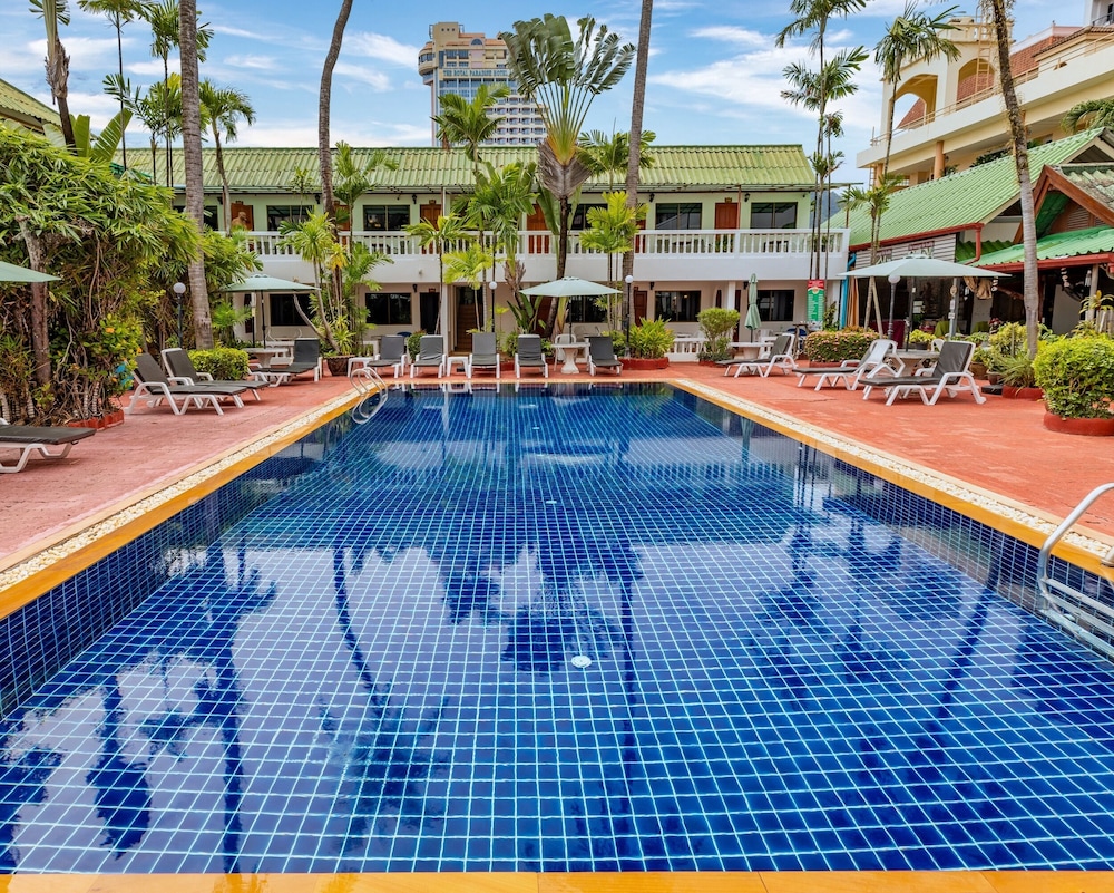 The Expat Hotel 27/50