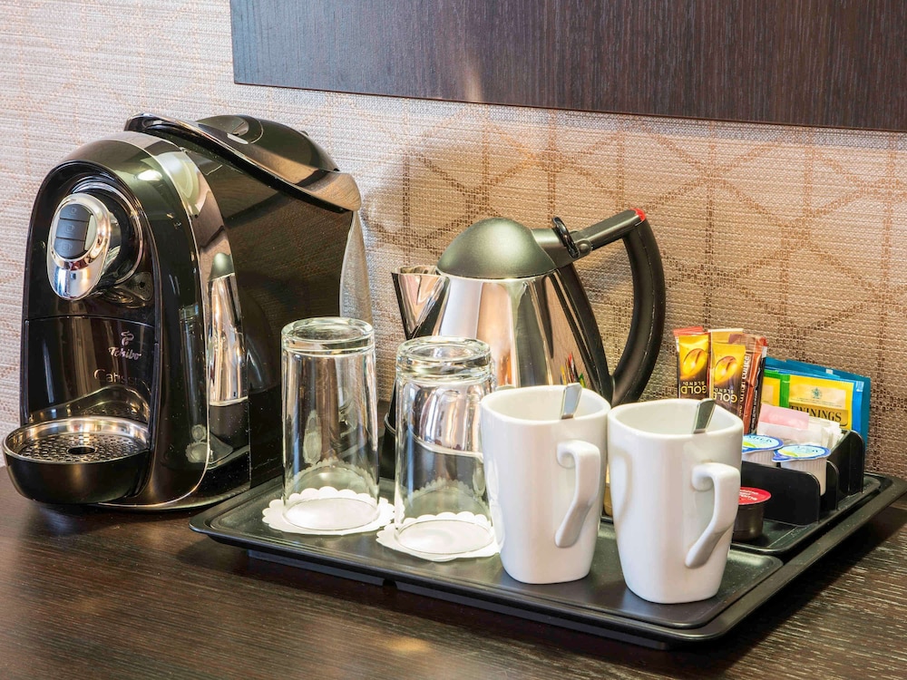 Mercure London Heathrow 27/68