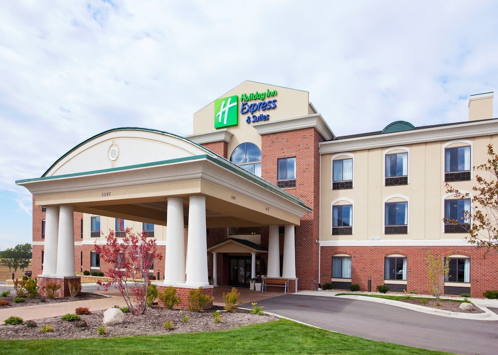 Holiday Inn Express Suites Howell 1/51