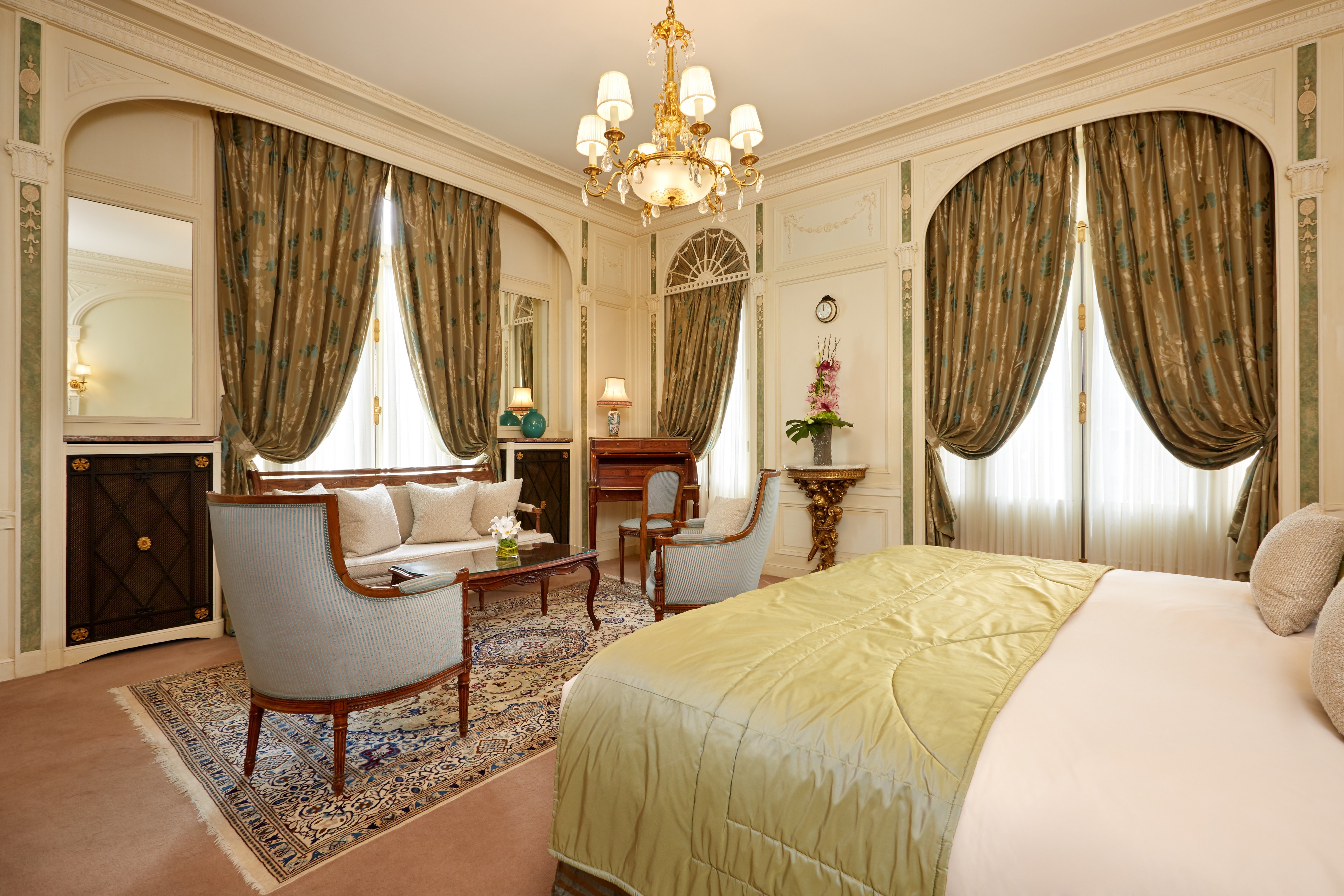 HOTEL RAPHAEL 35/80