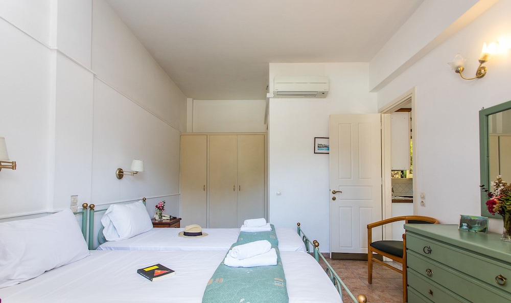 Paradise Inn 18/50