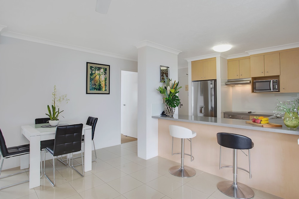 Pacific Resort Broadbeach 64/77