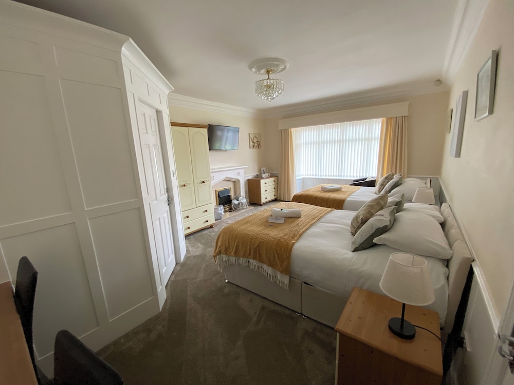 Parkside Guest House 23/50
