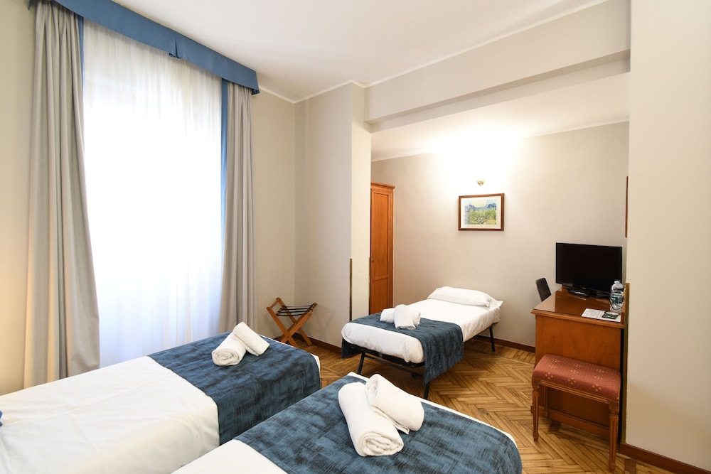 Hotel Cavour 24/58