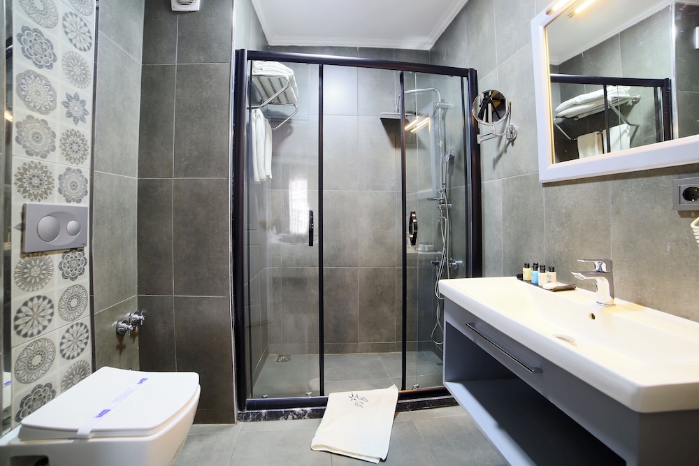 Almina Inn Hotel 46/50