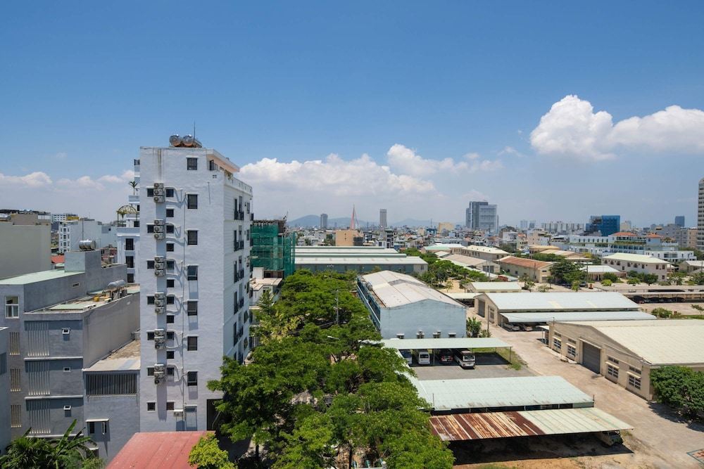 Platinum Danang Hotel 50/50