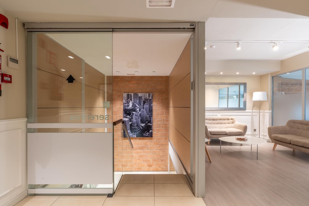 Serennia Fira Gran Via Exclusive Rooms 5/47