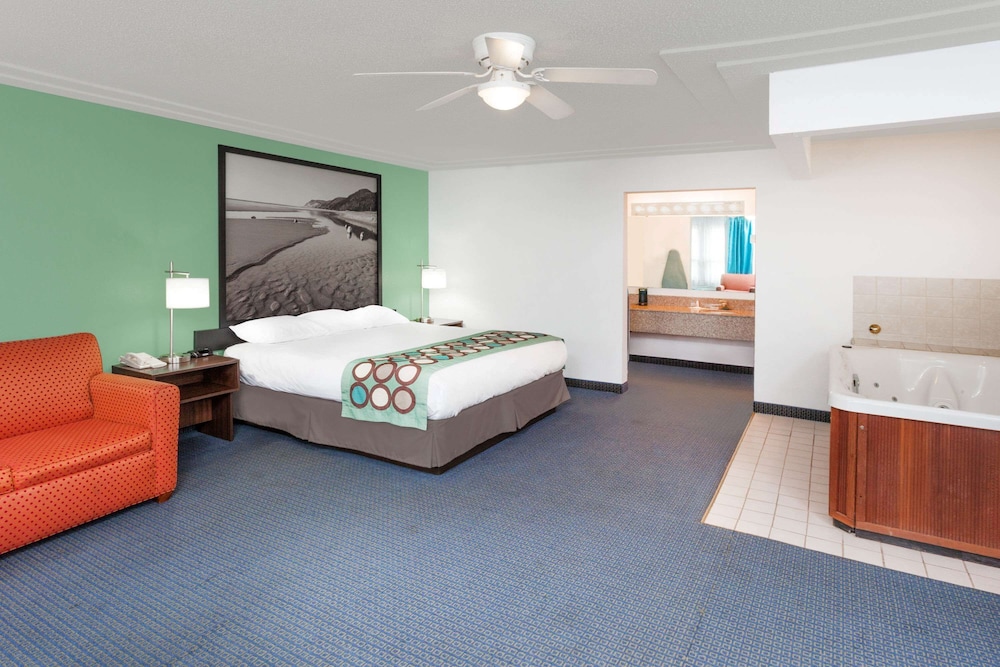 Superior, King Bed, Exterior Entrance