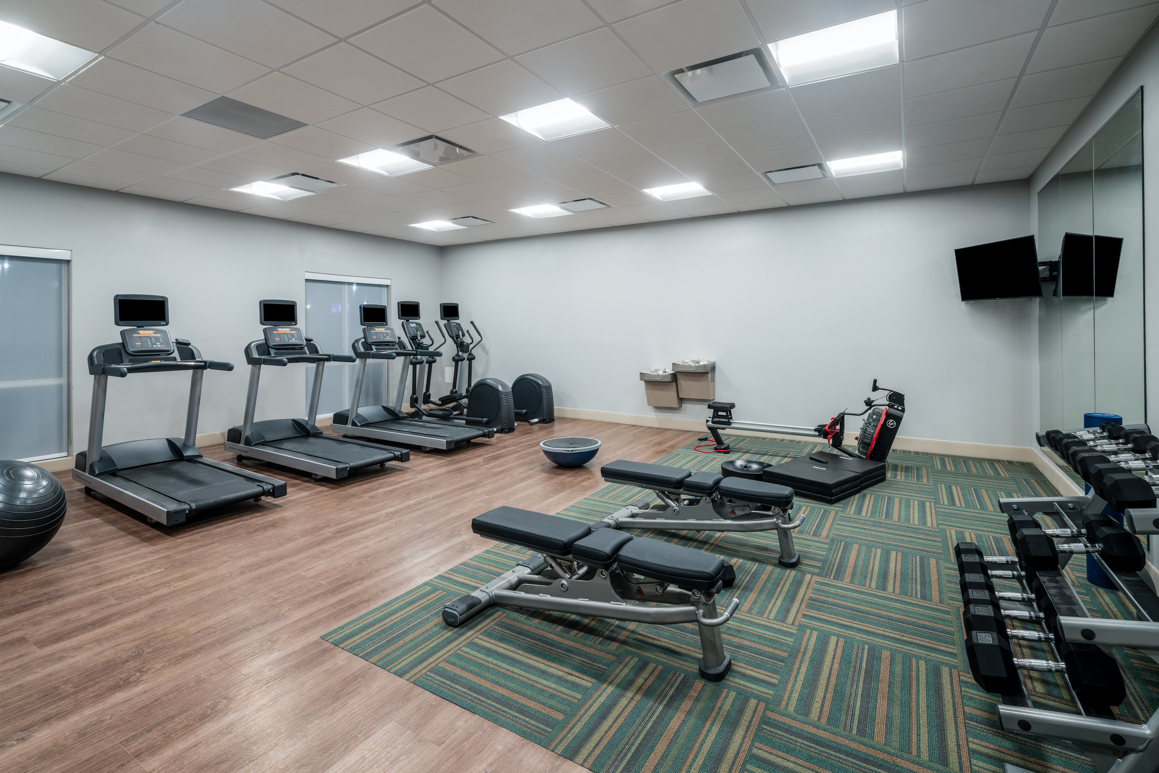 Holiday Inn Express Suites St Peters 20/33