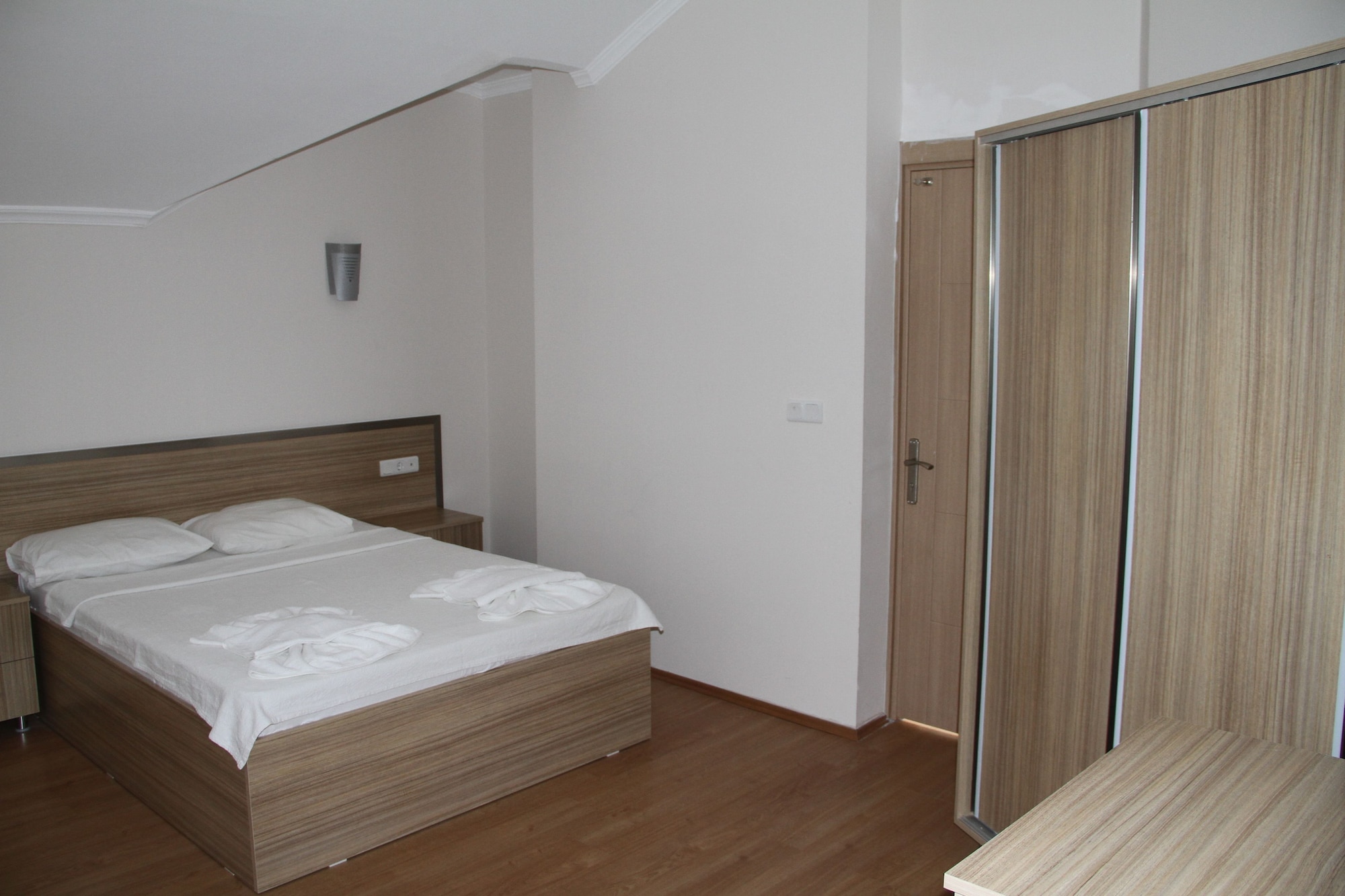 STANDARD, DOUBLE BED