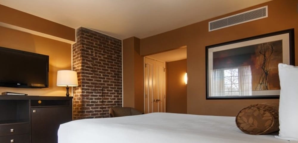 American Hotel 24/44