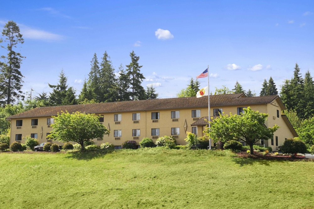 Super 8 By Wyndham Port Angeles At Olympic National Park 3/33