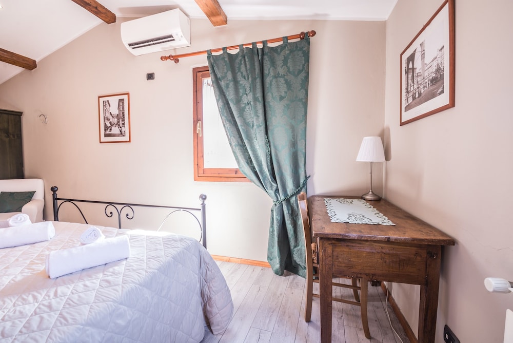 A Few Steps to The Duomo Elegant 2BD Apt 5/29