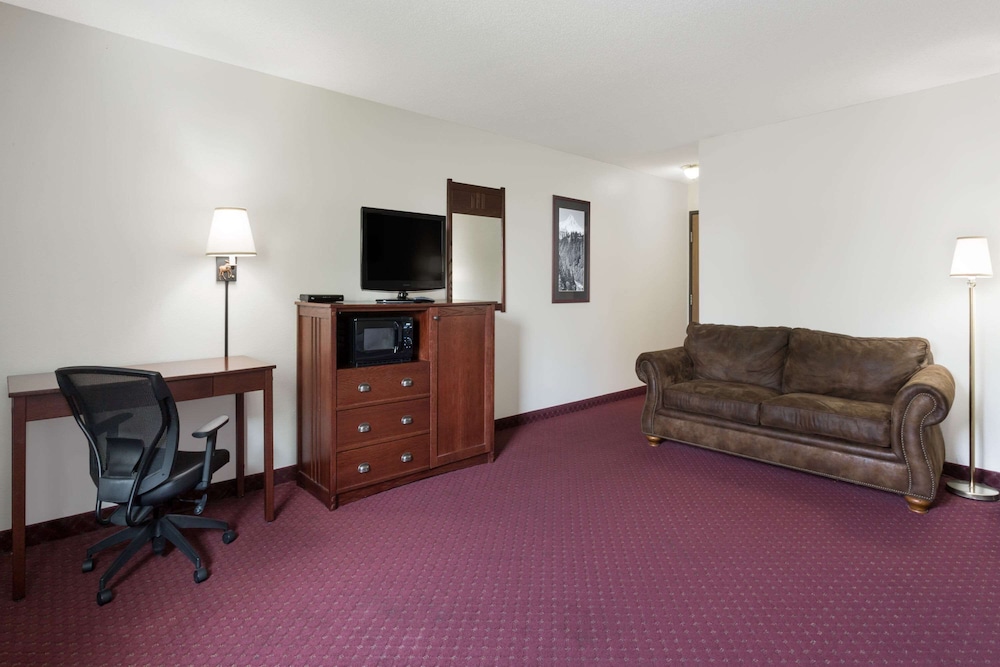 Baymont by Wyndham Bozeman 32/48