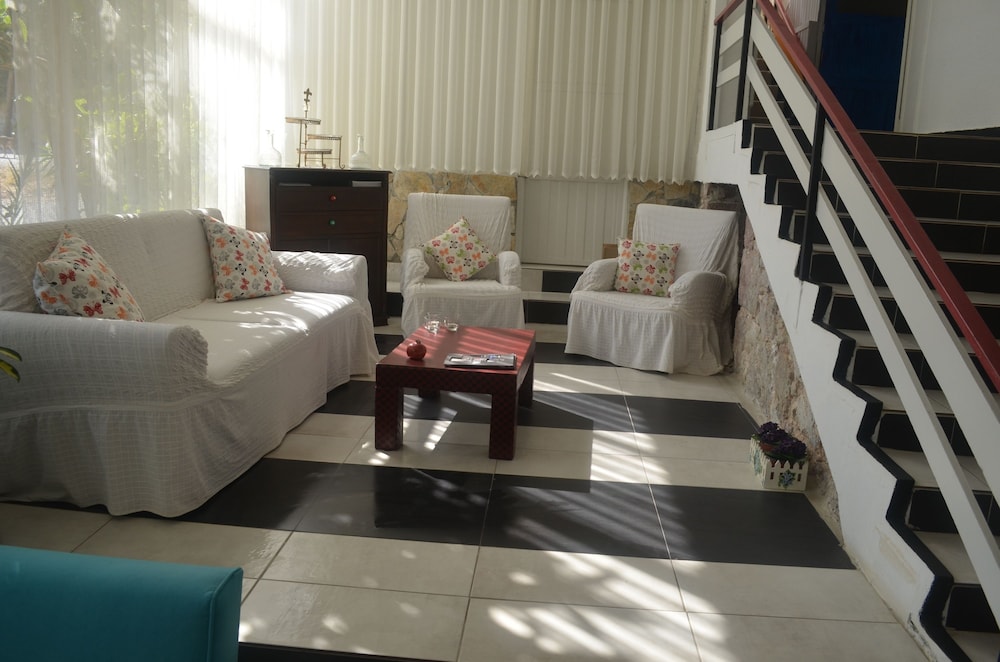 Tunc Otel 28/50