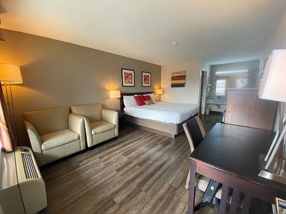 Key West Inn Cookeville 24/27