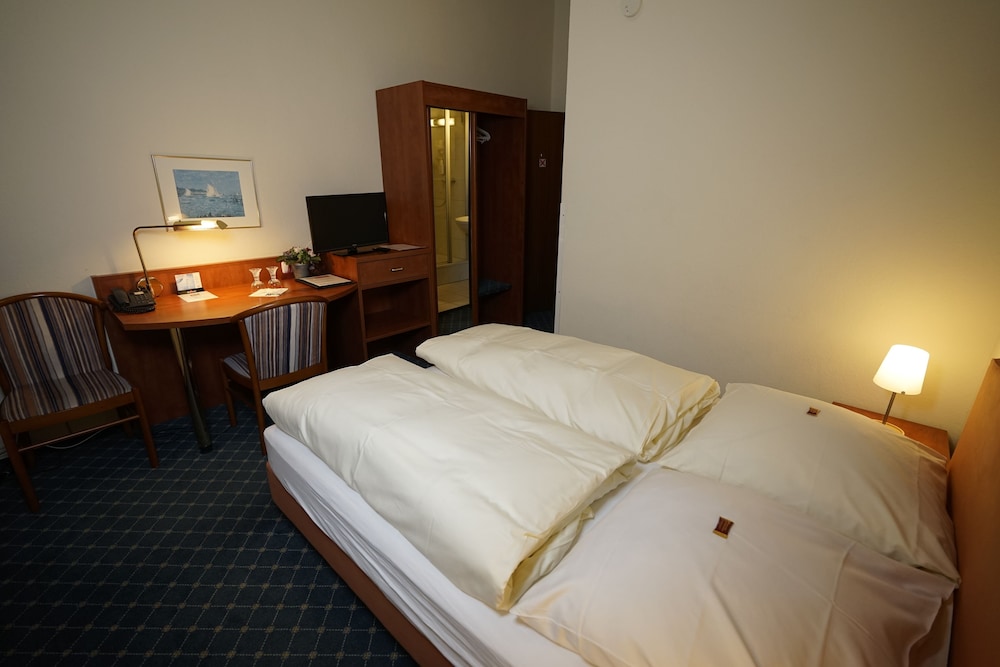 MD-RABE'S HOTEL KIEL 18/49