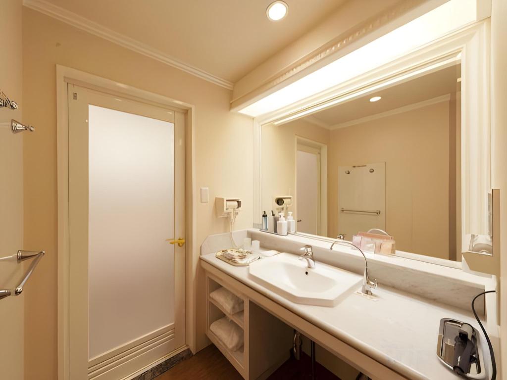 Room, King Bed, Hot Tub