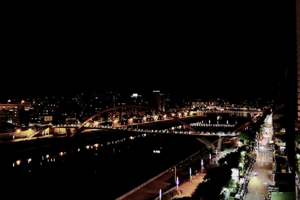 Water Front Hotel 58/67