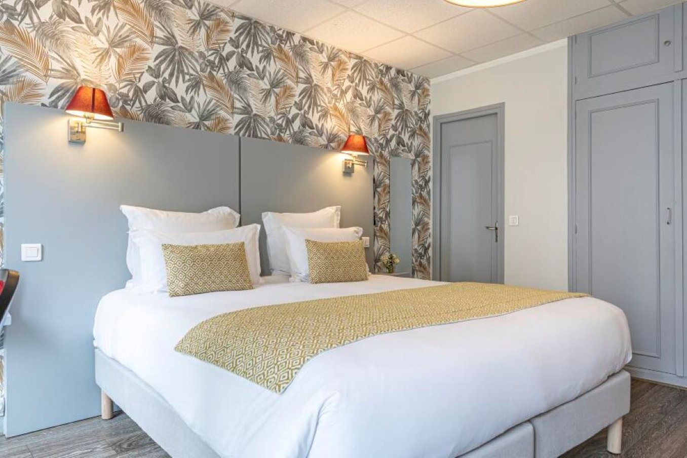 Splendid Hotel 8/23