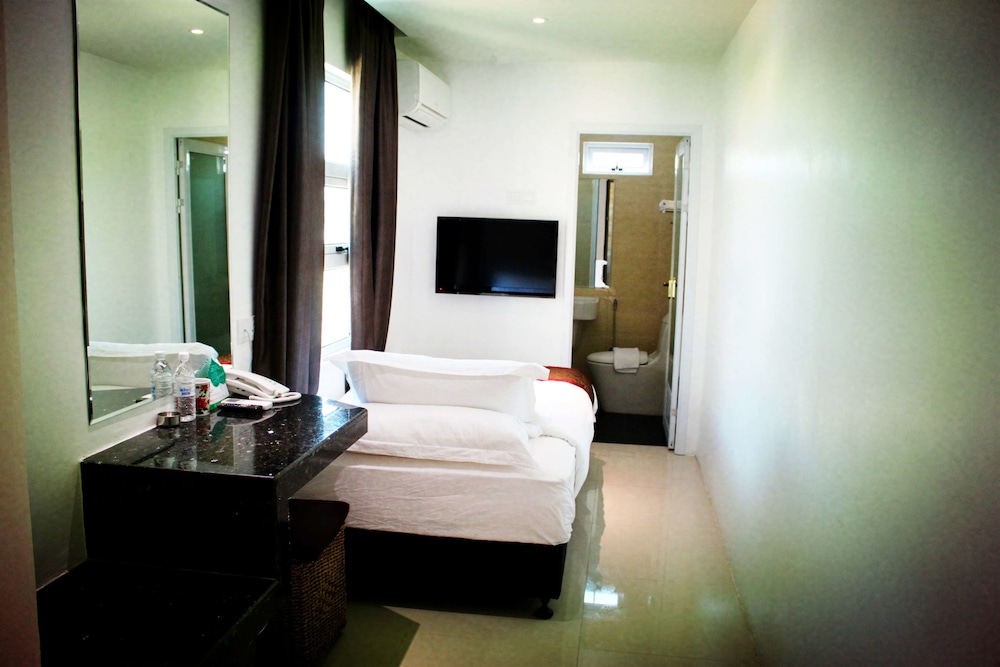 Hotel Time Nilai 25/61
